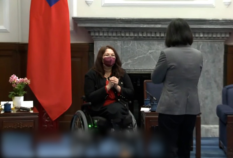 U S Senator Duckworth In Taiwan Following President Biden Ipef Launch Taiwanplus President Biden Ipef Launch Taiwanplus, Most Durable Furniture Brands Taoyuan City China