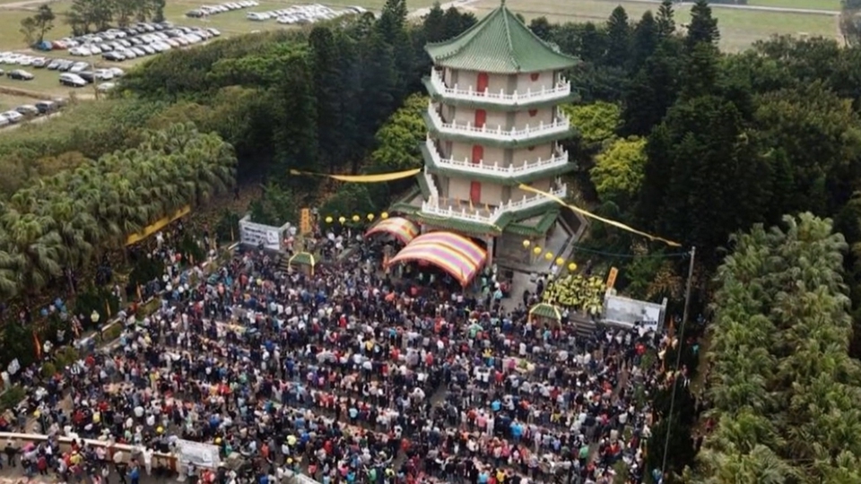 Taiwan's Biggest Tomb Sweeping Ceremony TaiwanPlus