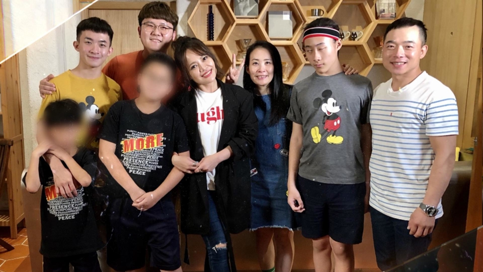 Guess Who Two Dads Two Kids One Love Taiwanplus Guess Who Two Dads Two Kids One Love Taiwanplus