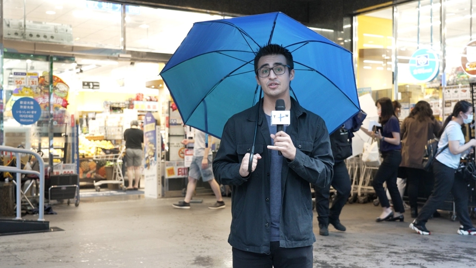Approaching Typhoon Causes Supermarket Scramble TaiwanPlus