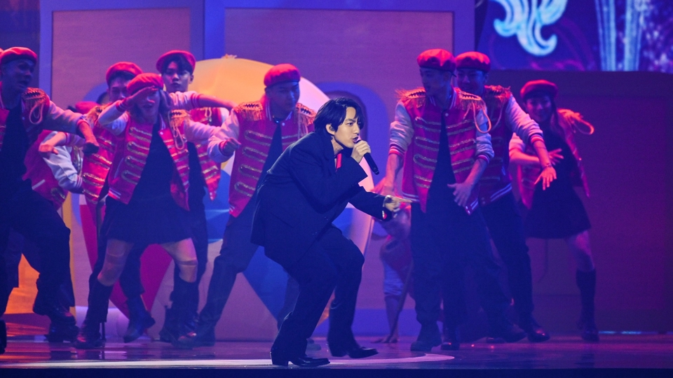 Yoga Lin Brings Out Your Childhood with Songs (Performance) - TaiwanPlus